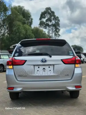 Toyota Corolla Fielder 1.5 Hybrid FWD 2019 Silver