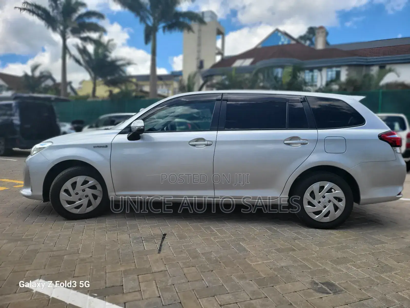 Toyota Corolla Fielder 1.5 Hybrid FWD 2019 Silver