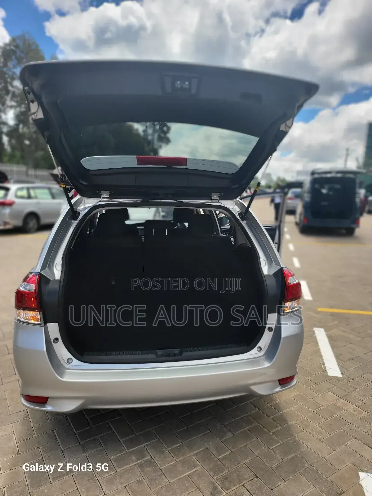 Toyota Corolla Fielder 1.5 Hybrid FWD 2019 Silver