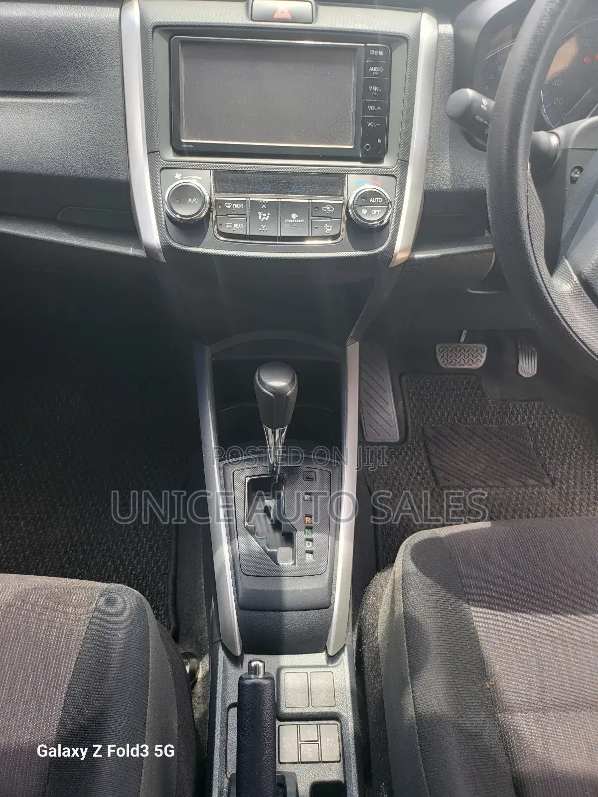 Toyota Corolla Fielder 1.5 Hybrid FWD 2019 Silver