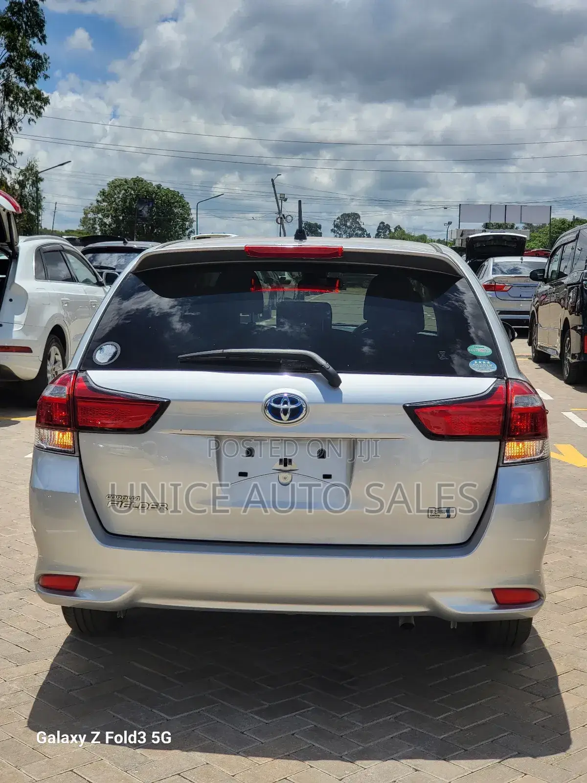 Toyota Corolla Fielder 1.5 Hybrid FWD 2019 Silver