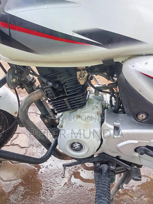 Bajaj Boxer 150 UG 2021 White - thumbnail 7