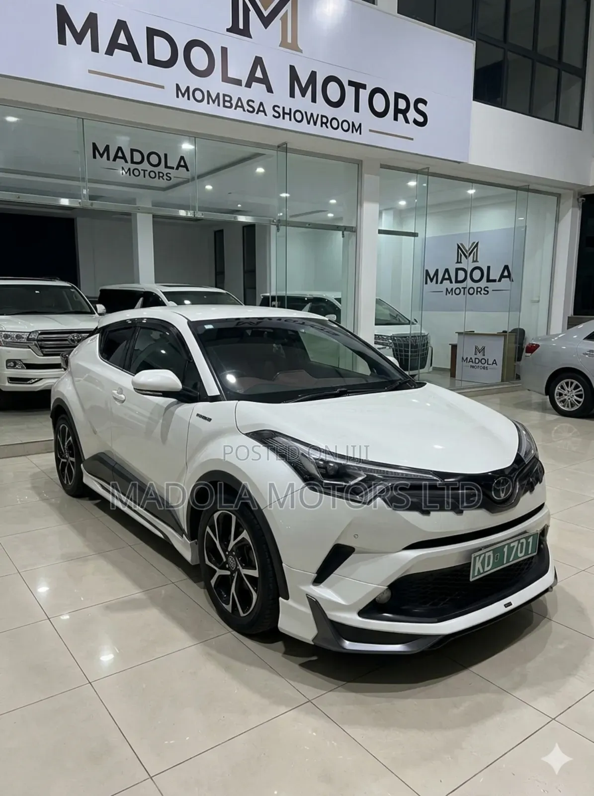 Toyota C-HR LE FWD 2019 White