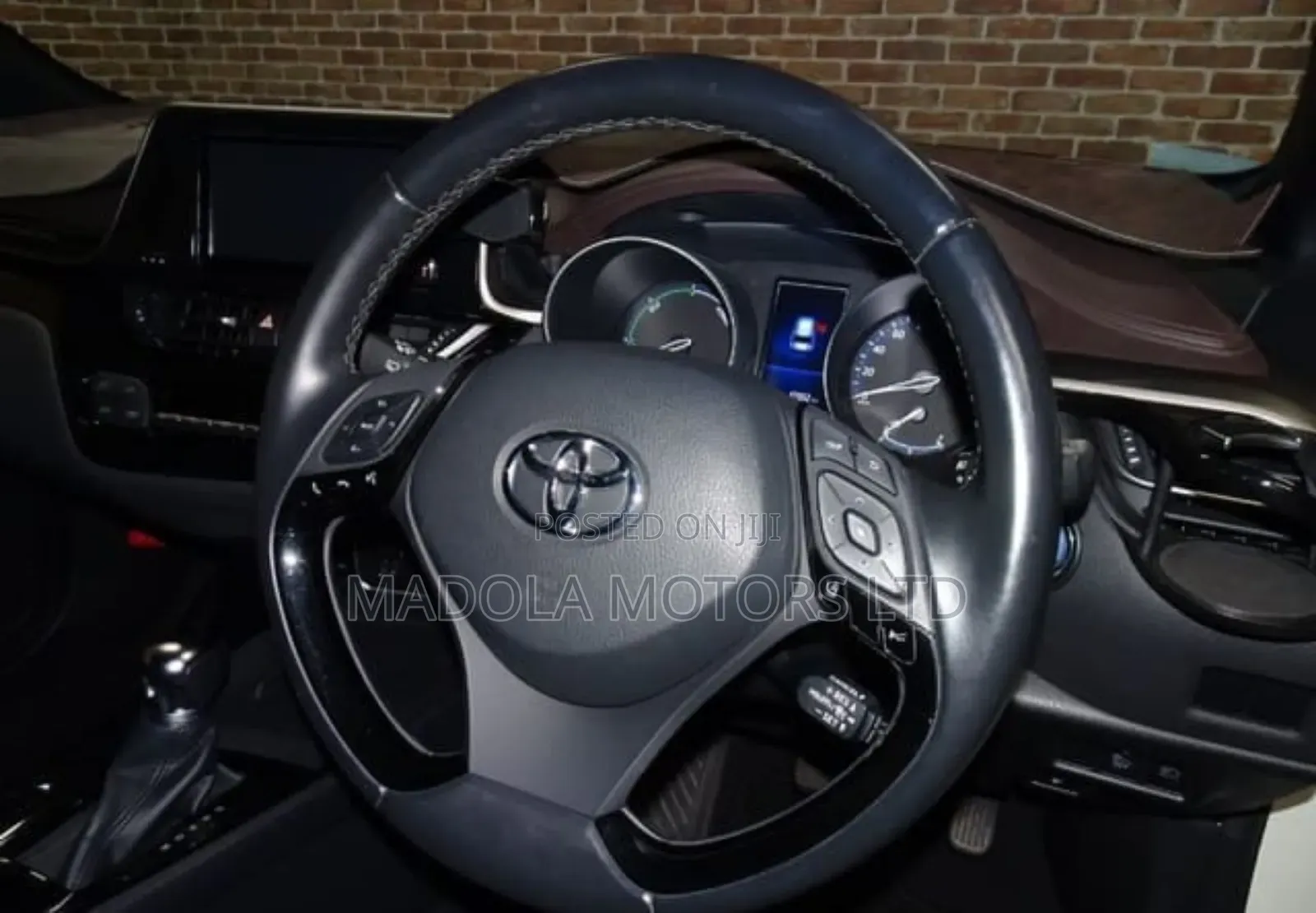 Toyota C-HR LE FWD 2019 White