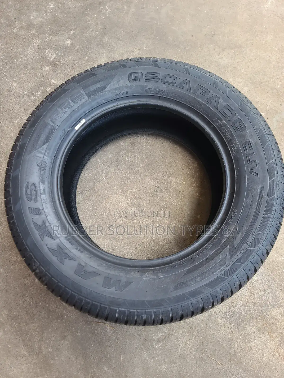 275 /55 R17 Maxxis Tyres 109v Escapade Euc