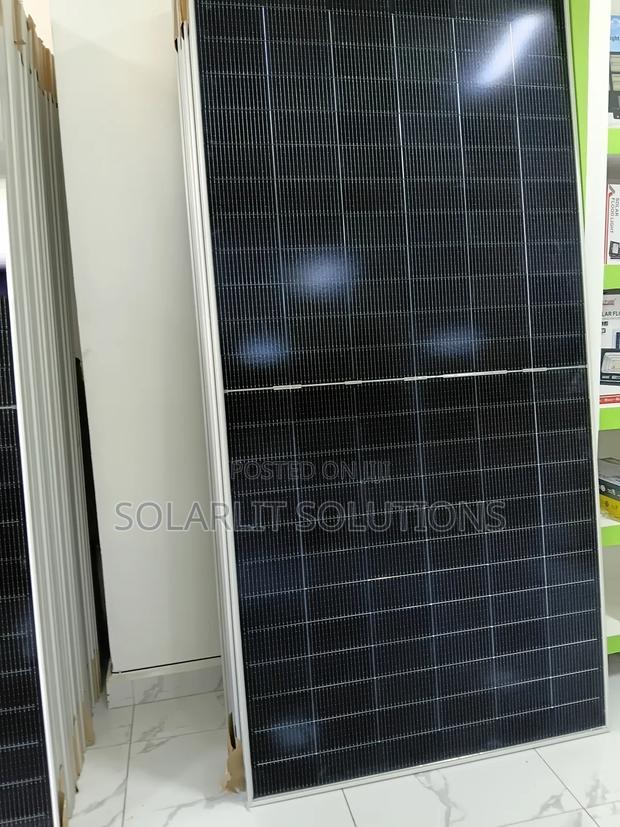 Jinko Solar Panel 585w - main view