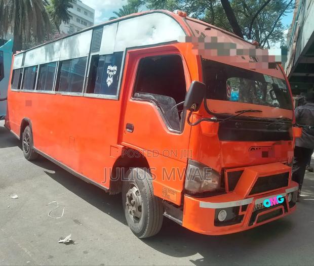 Isuzu NQR 2019 Orange