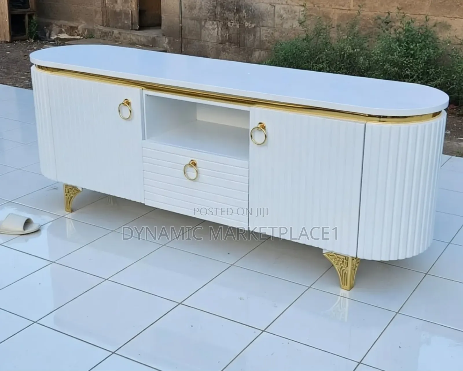 6 Feets Modern Executive Tv Stand