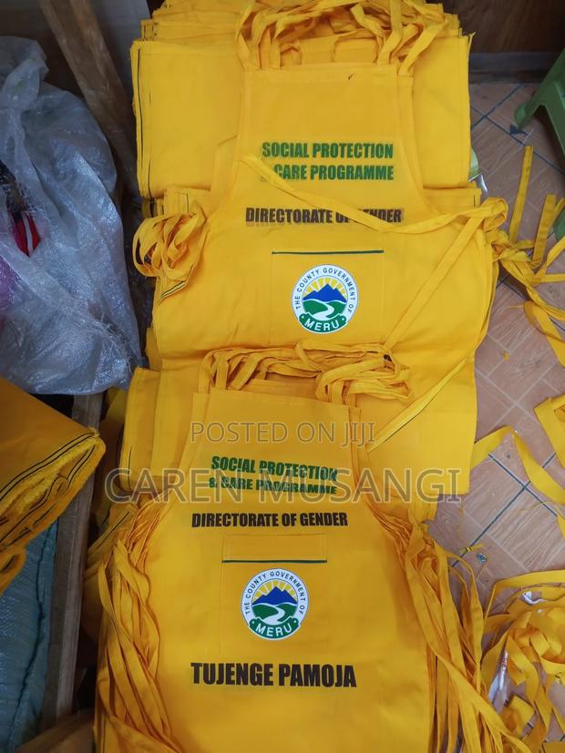 Quality Branded Aprons in Bulk - thumbnail 2