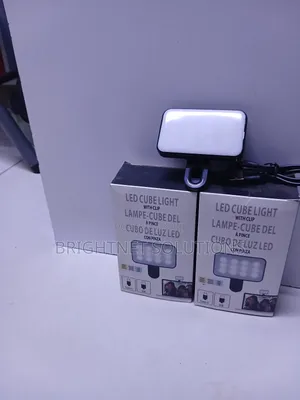 Led Cube Light With a Clip