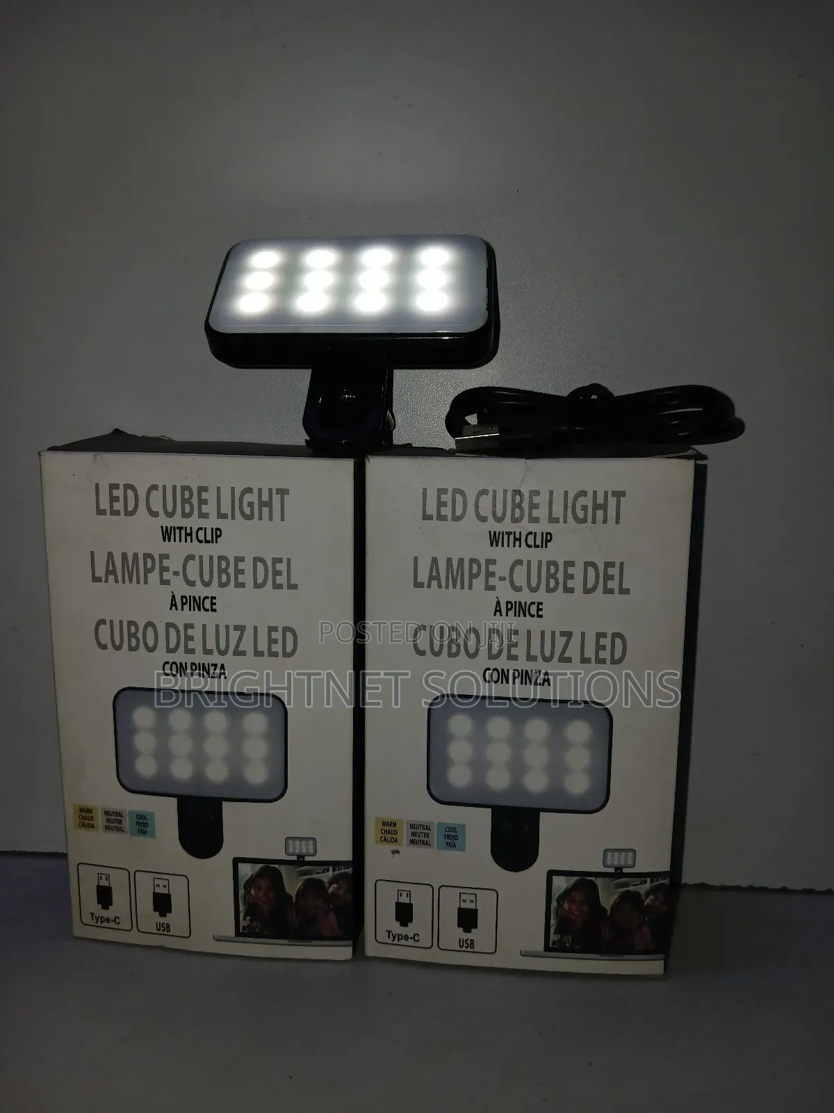 Led Cube Light With a Clip