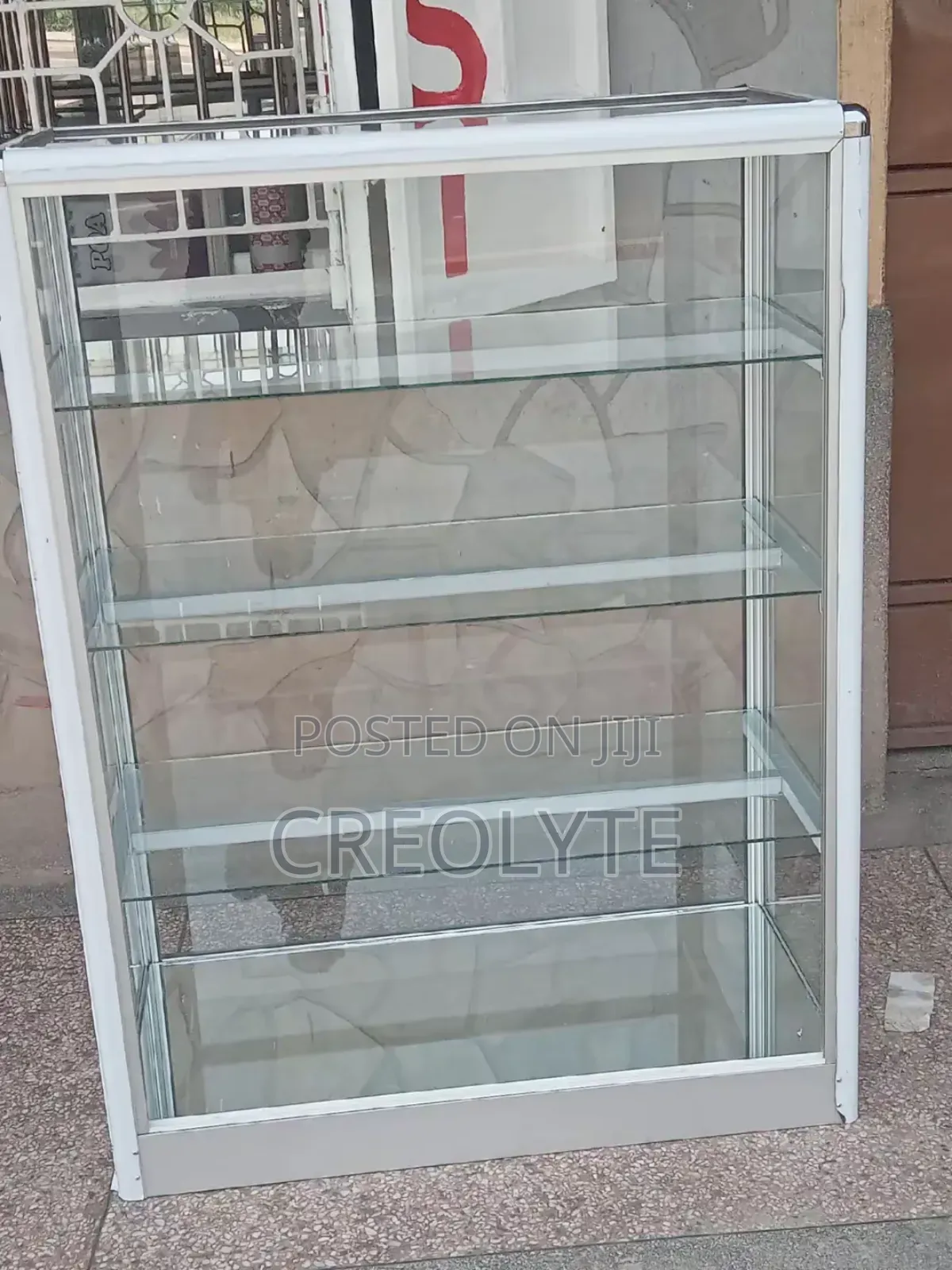 Four Feet Shop Display Counter