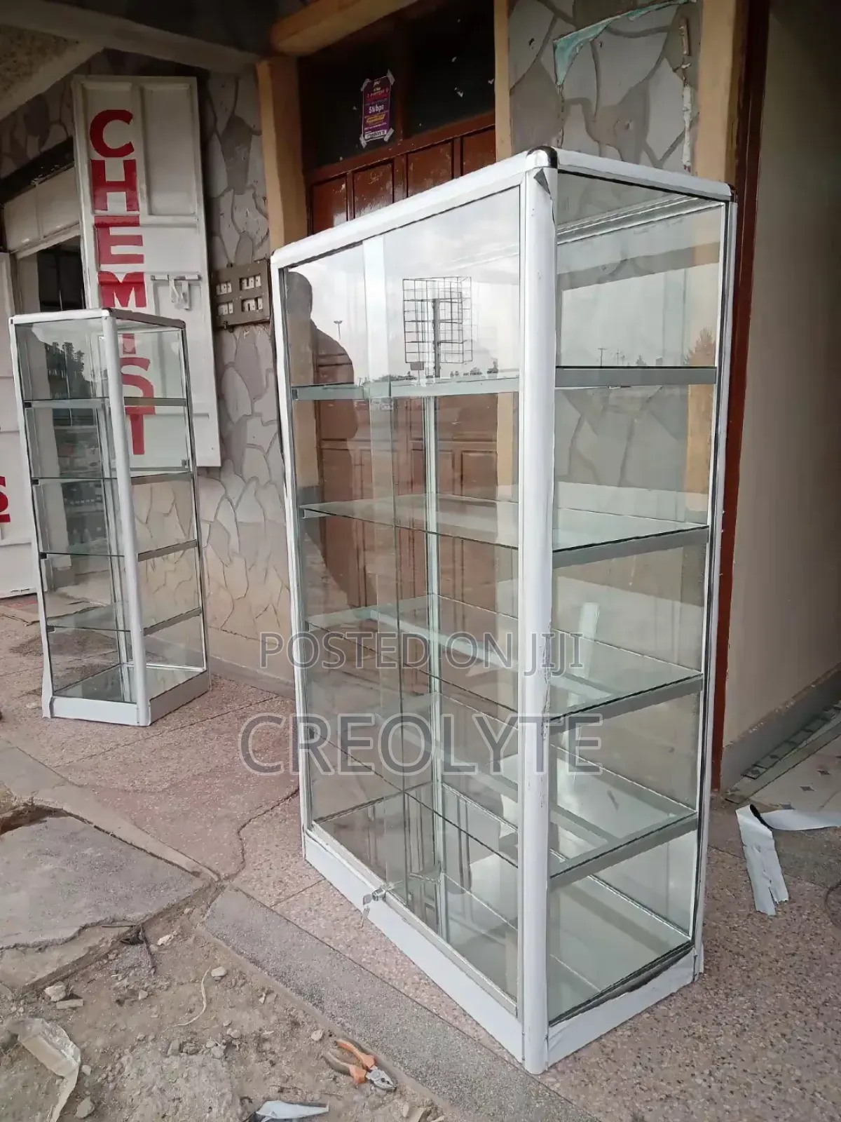 Four Feet Shop Display Counter