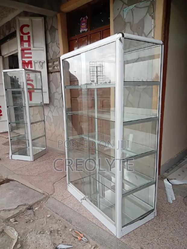 Four Feet Shop Display Counter - main view