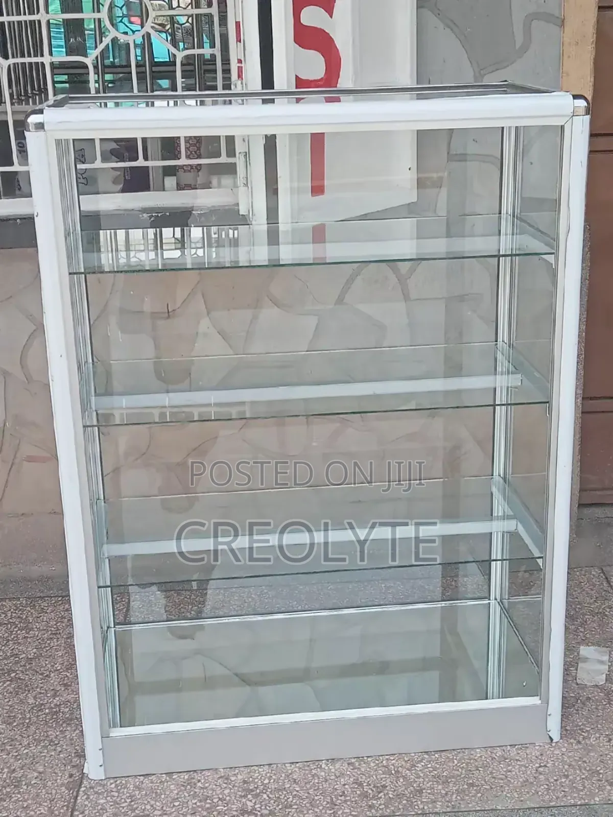 Four Feet Shop Display Counter