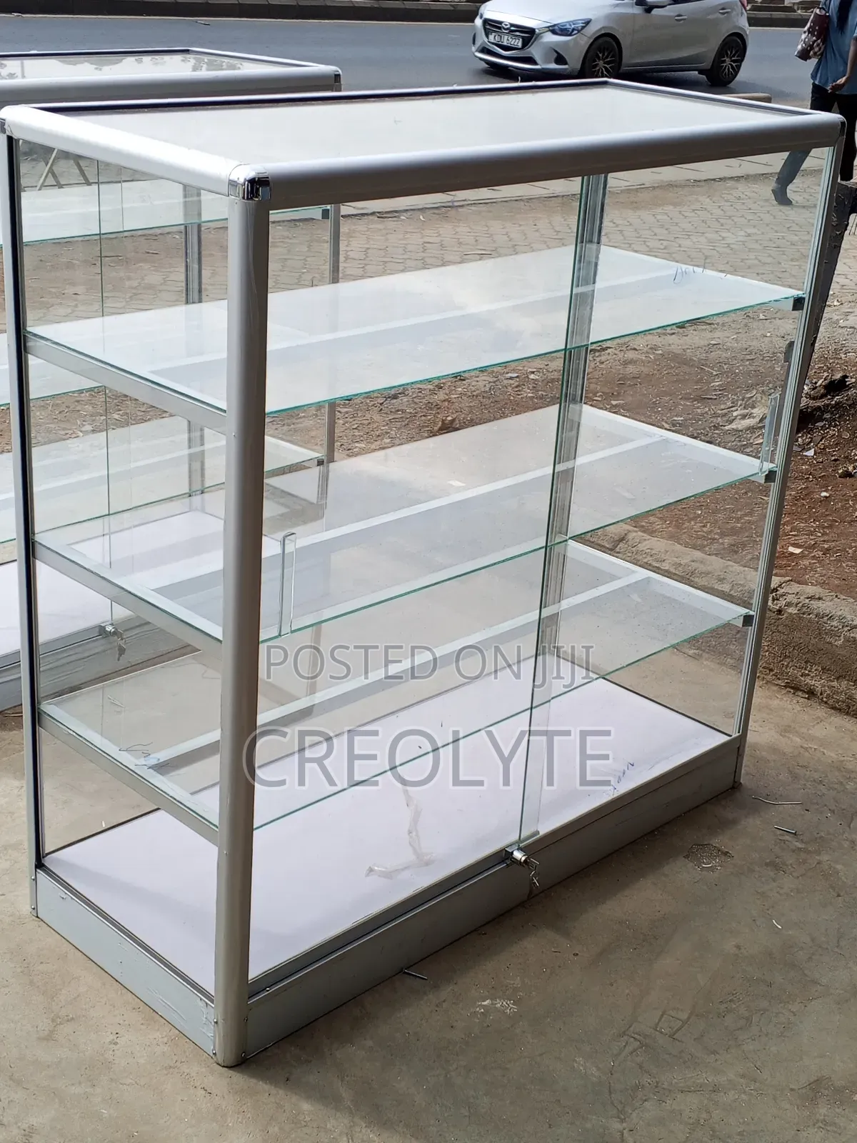 Four Feet Shop Display Counter