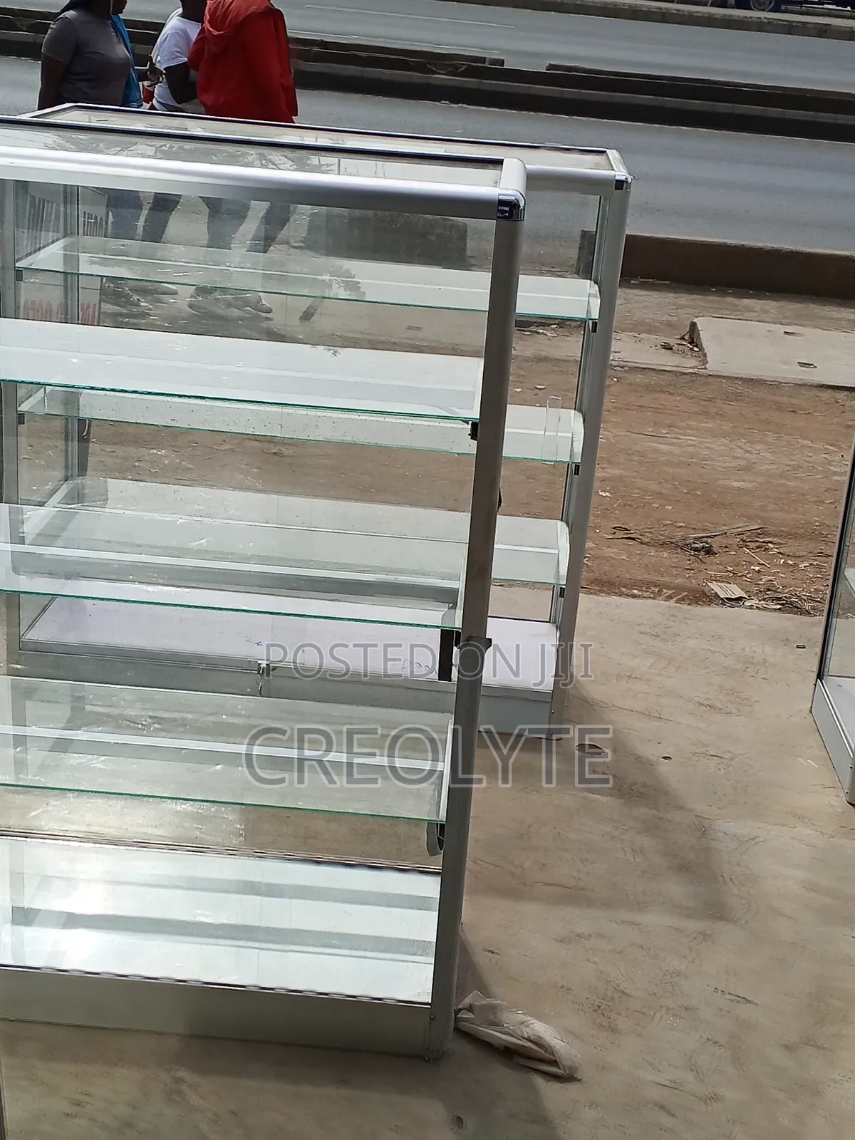 Four Feet Shop Display Counter