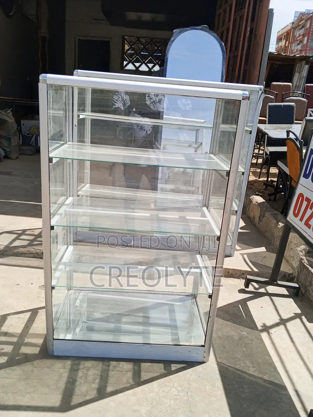 Four Feet Shop Display Counter