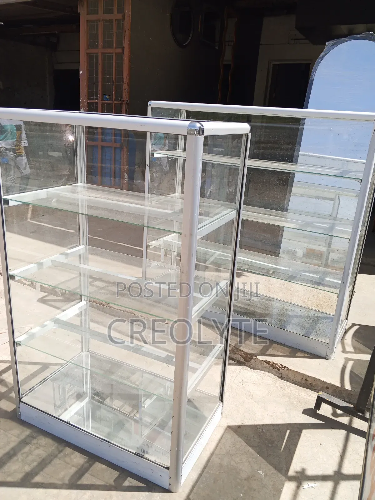 Four Feet Shop Display Counter