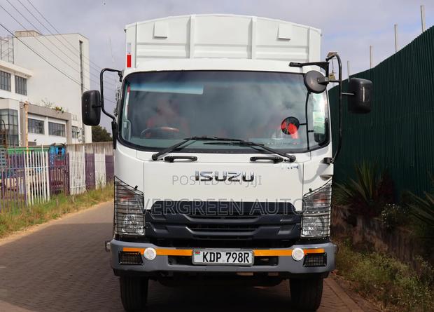 2023 Isuzu FRR - thumbnail 2