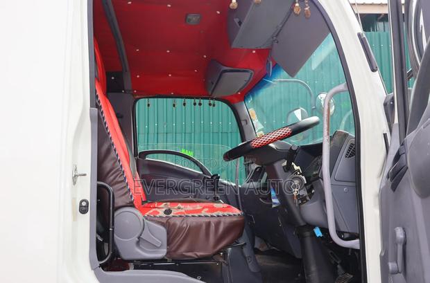2023 Isuzu FRR - thumbnail 6