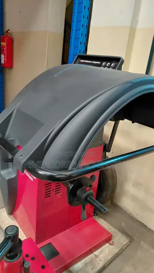 Automatic Wheel Balancer Machine S-828 Heavy Duty .