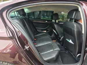 Volkswagen Passat 2016 Maroon