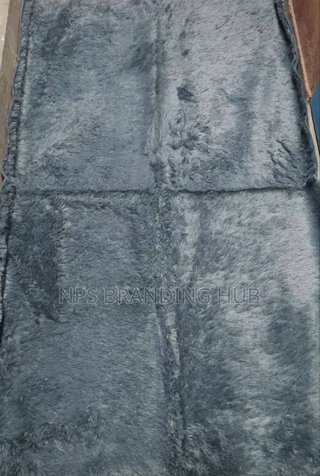 Fluffy Bedside Carpets Size: 4*6 (90*200cm) Sk