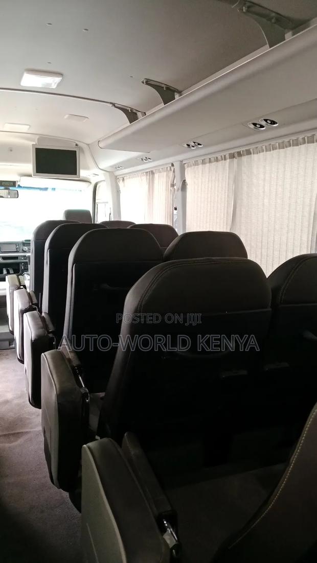 Toyota Coaster 2019 Gold - thumbnail 8