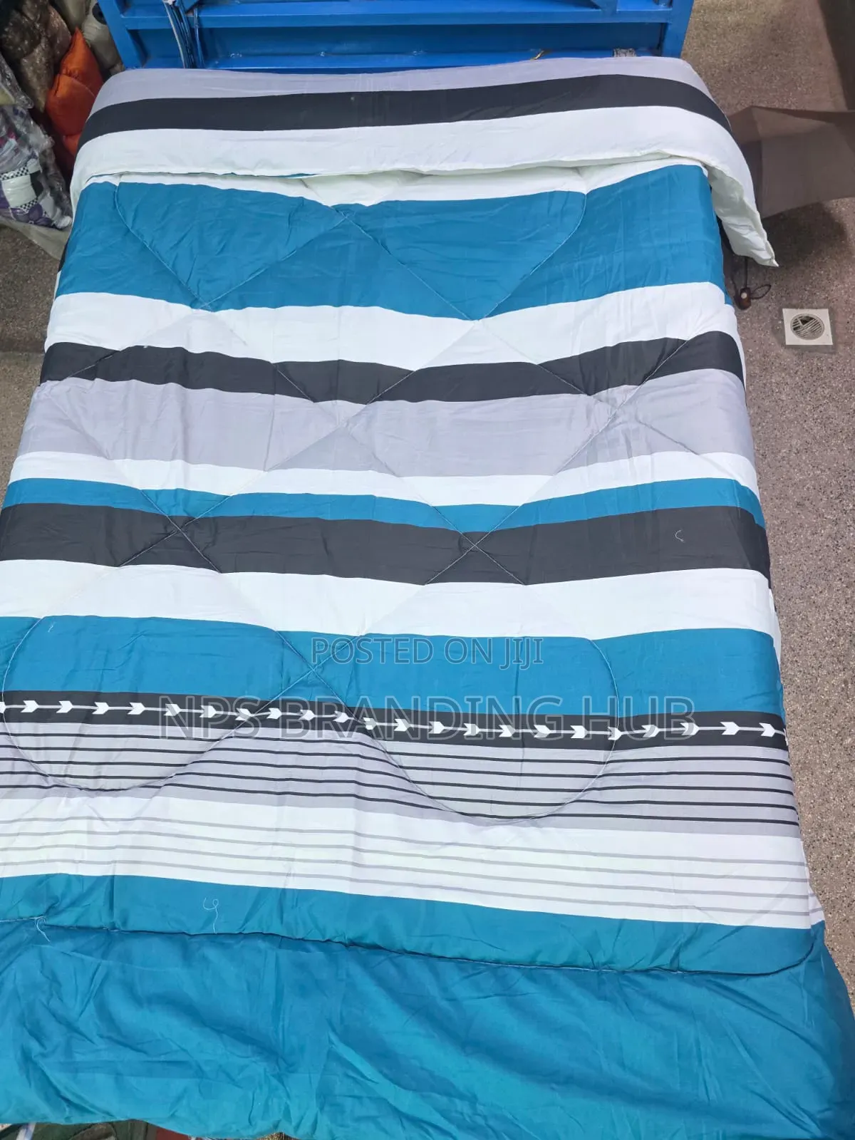 6*6 Unbinded Duvets 1bedsheet ,2pillowcases Sk