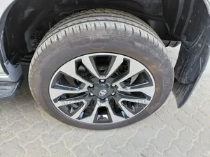 Toyota Land Cruiser Prado 2019 Off white