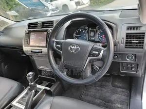 Toyota Land Cruiser Prado 2019 Off white