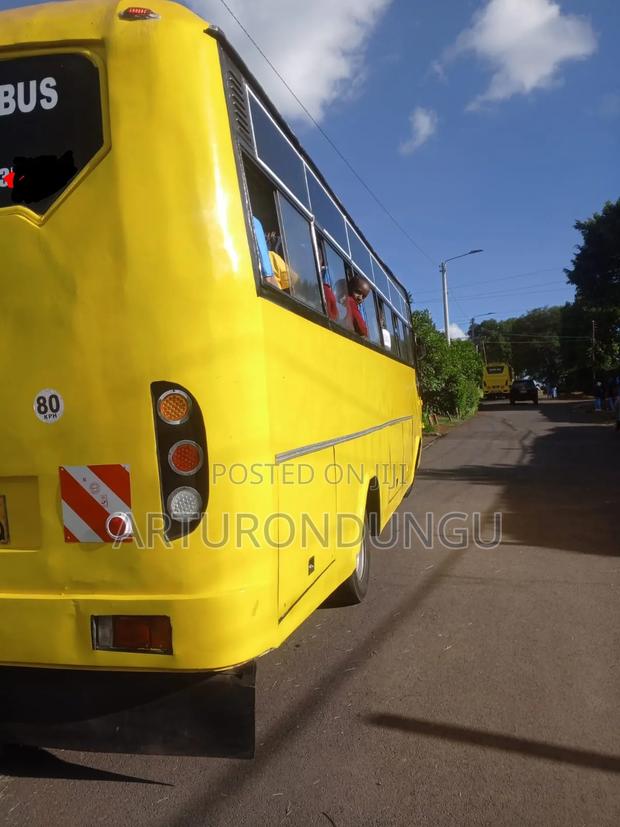 Isuzu FRR 2015 Yellow - thumbnail 2