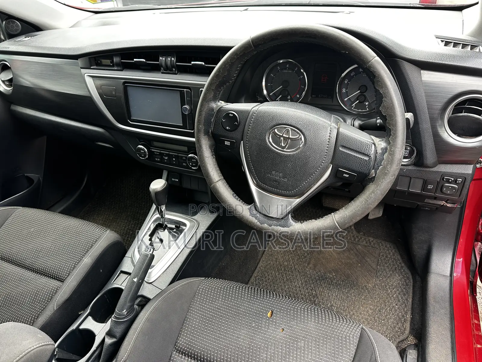 Toyota Auris 2014 Red