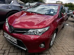 Toyota Auris 2014 Red
