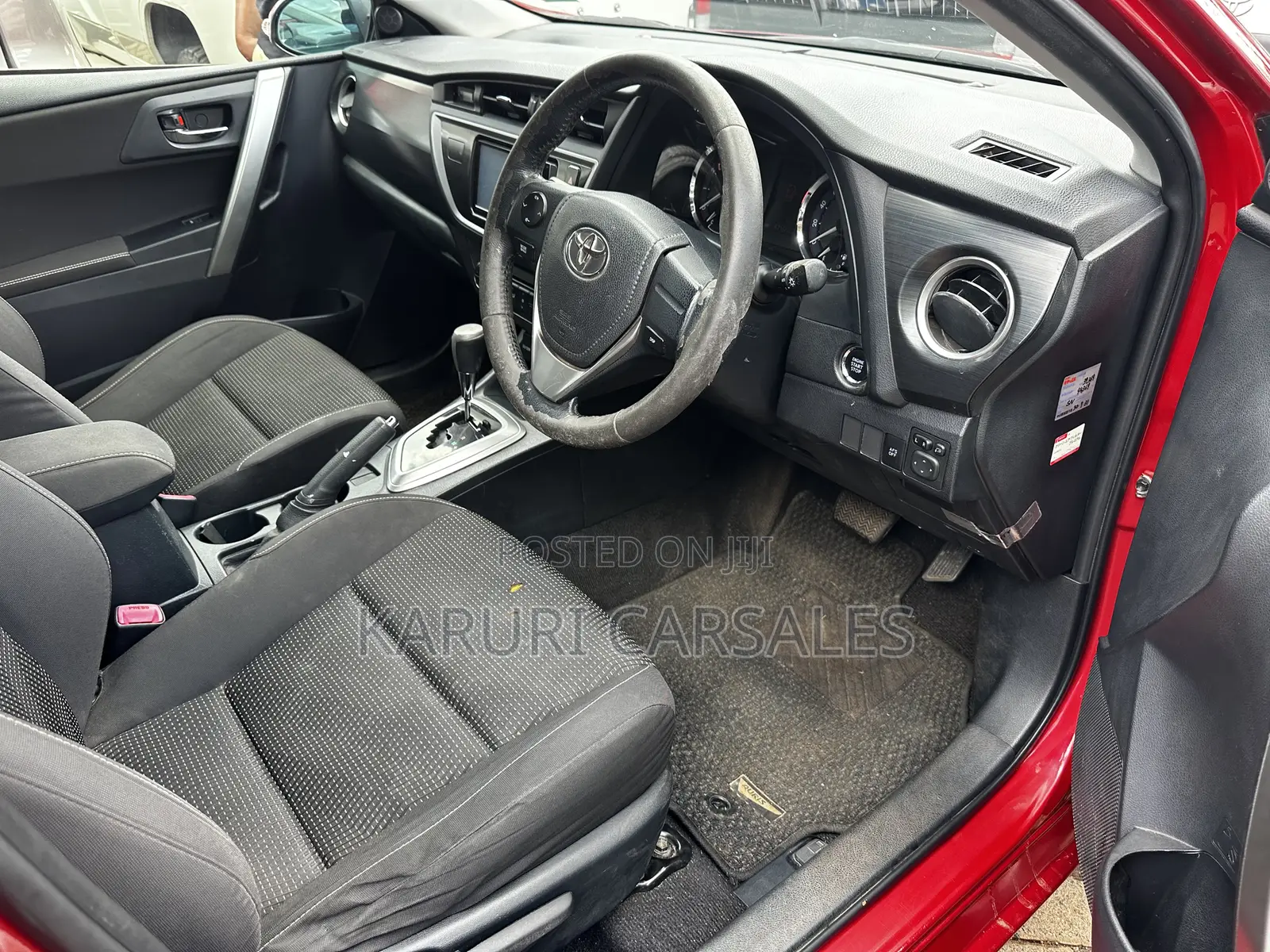 Toyota Auris 2014 Red
