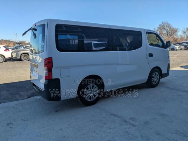 Nissan Caravan (Urvan) 2019 White - thumbnail 2