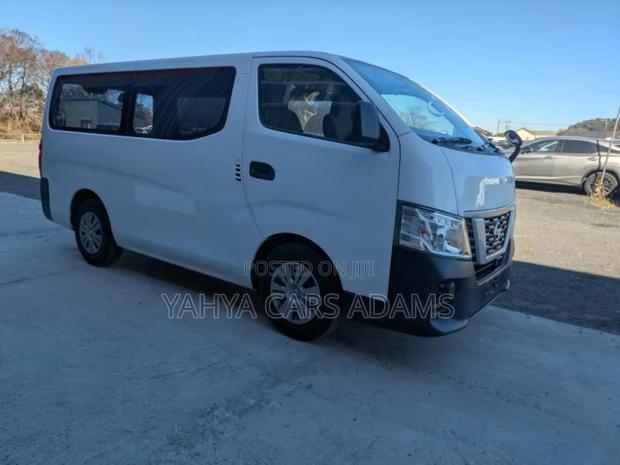 Nissan Caravan (Urvan) 2019 White - thumbnail 3