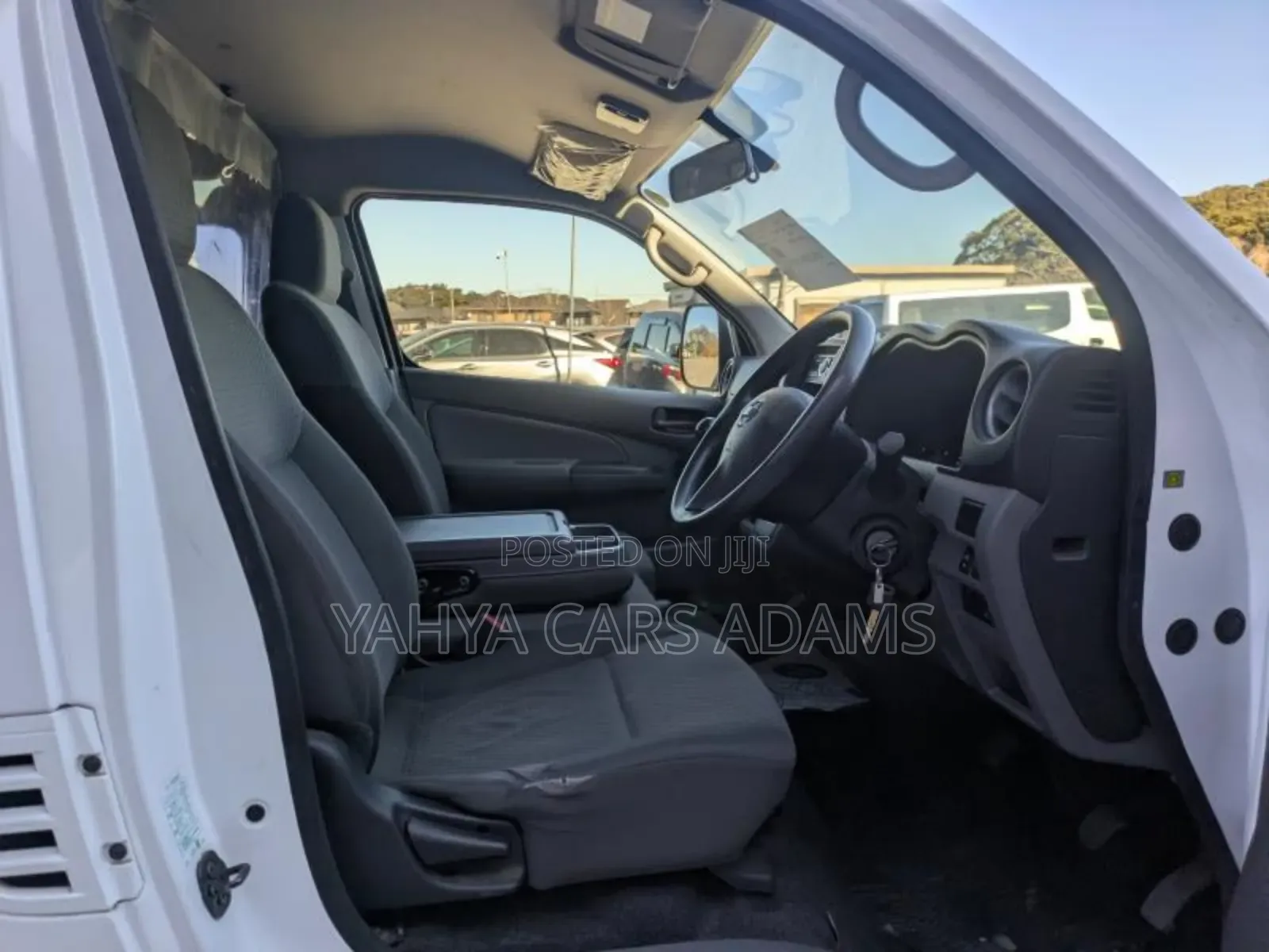 Nissan Caravan (Urvan) 2019 White