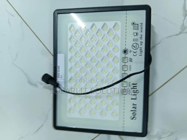 300w Solar Floodlight - thumbnail 3