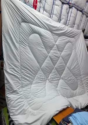 Extra King Striped Binded Duvet Set Size: 7*8. S.K