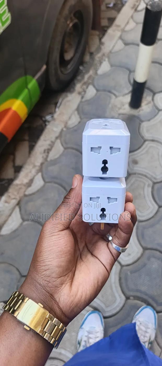 Universal Heavy-Duty Multiplug - thumbnail 3