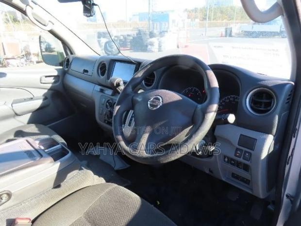Nissan Caravan (Urvan) 2019 Silver - thumbnail 5