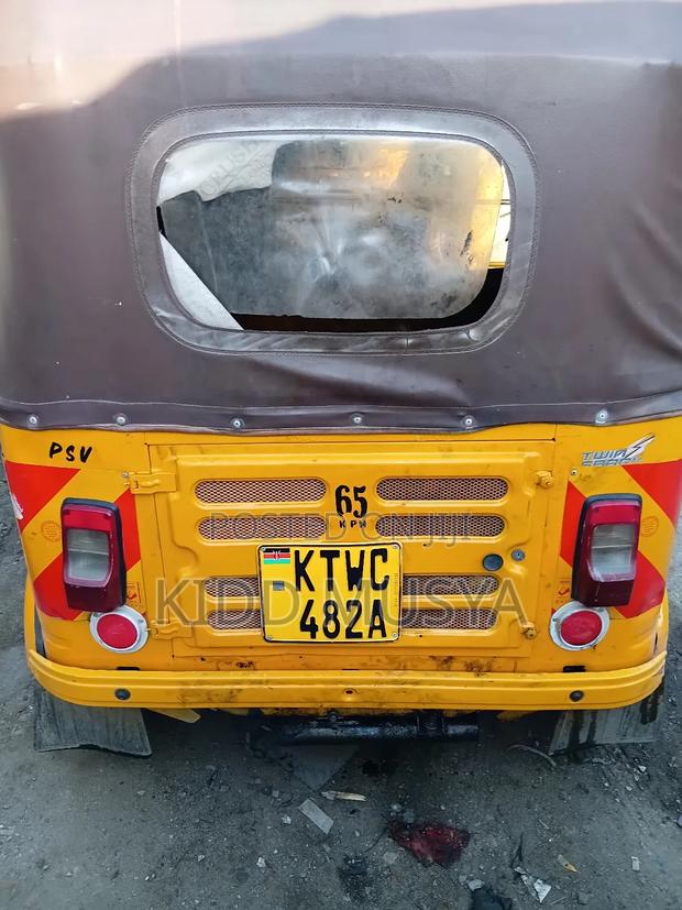 Bajaj RE 2023 Yellow - main view
