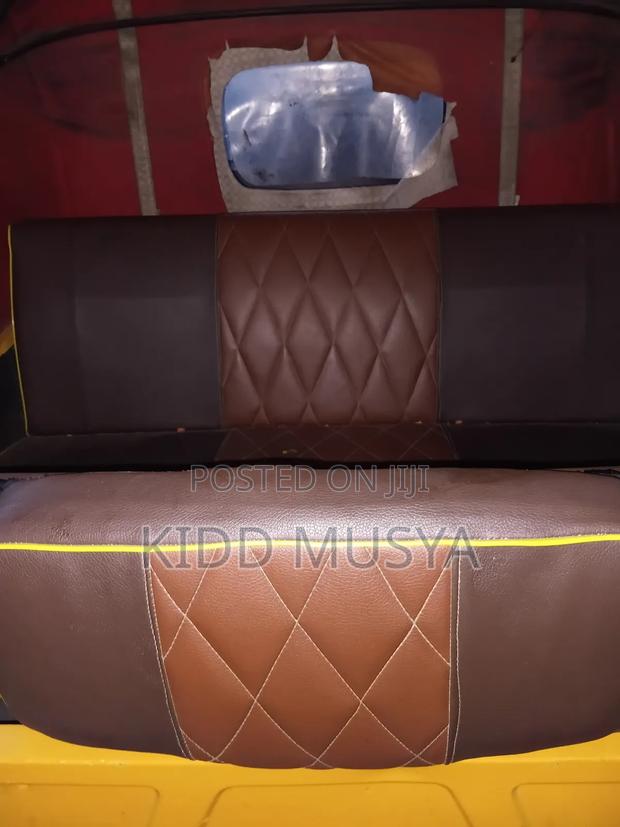 Bajaj RE 2023 Yellow - thumbnail 3