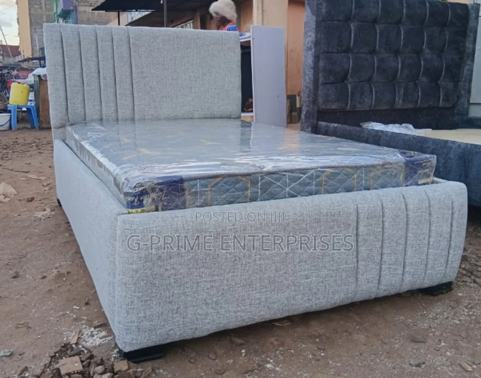 Modern Bed With Mattress 6by6