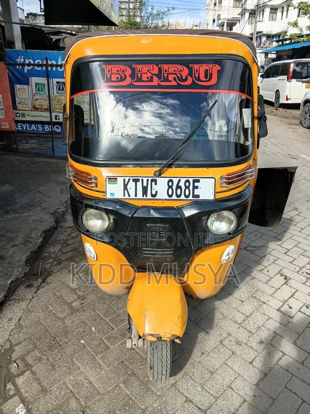 Bajaj RE 2024 Yellow - main view