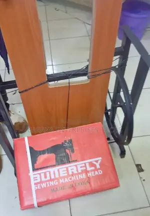 Complete Butterfly Sewing Machine+Local Table