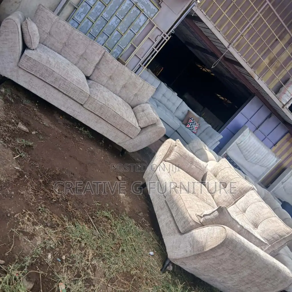 Royal Design Sofa Set