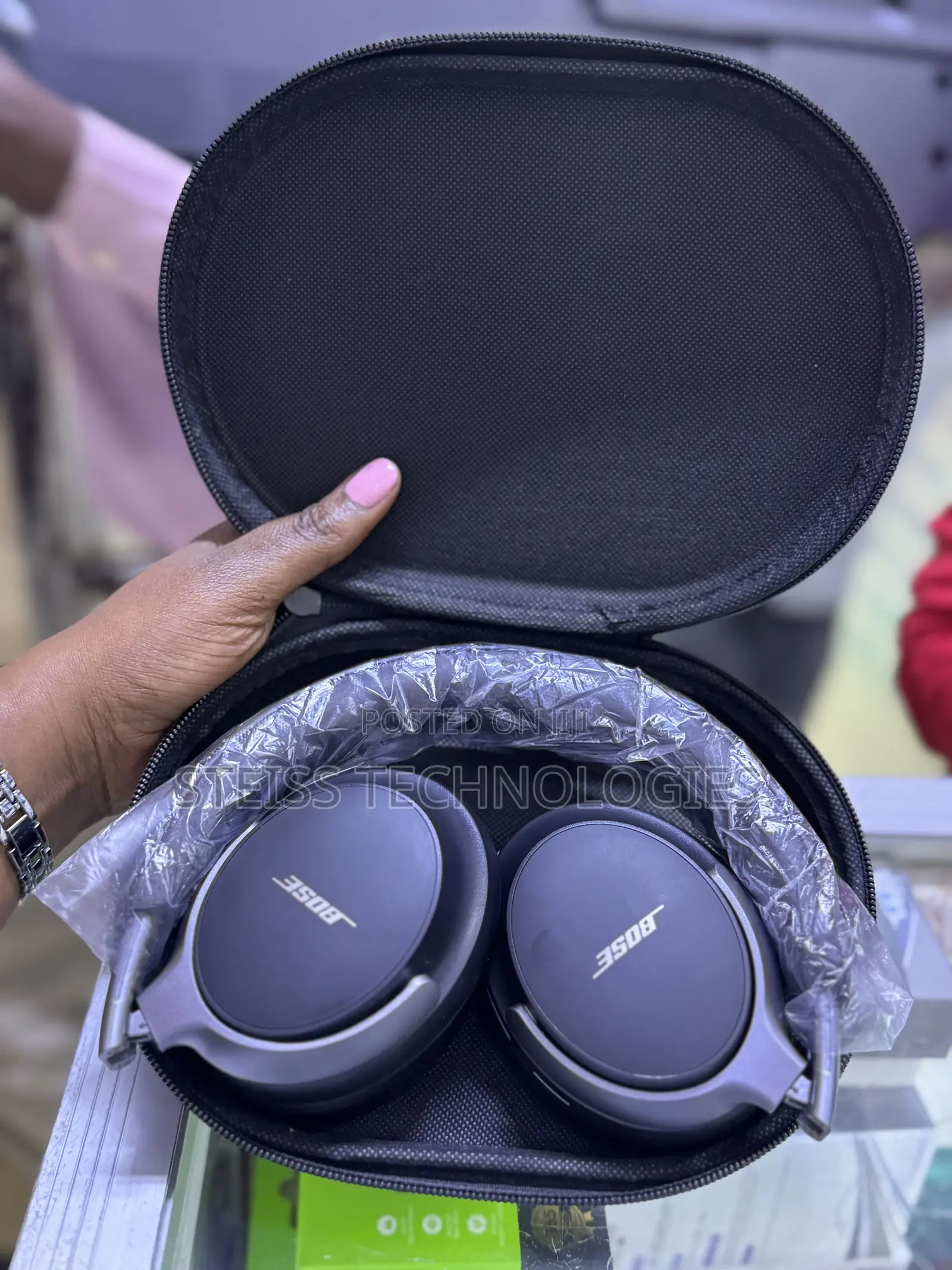 Bose Wireless QC 39 Headphones.